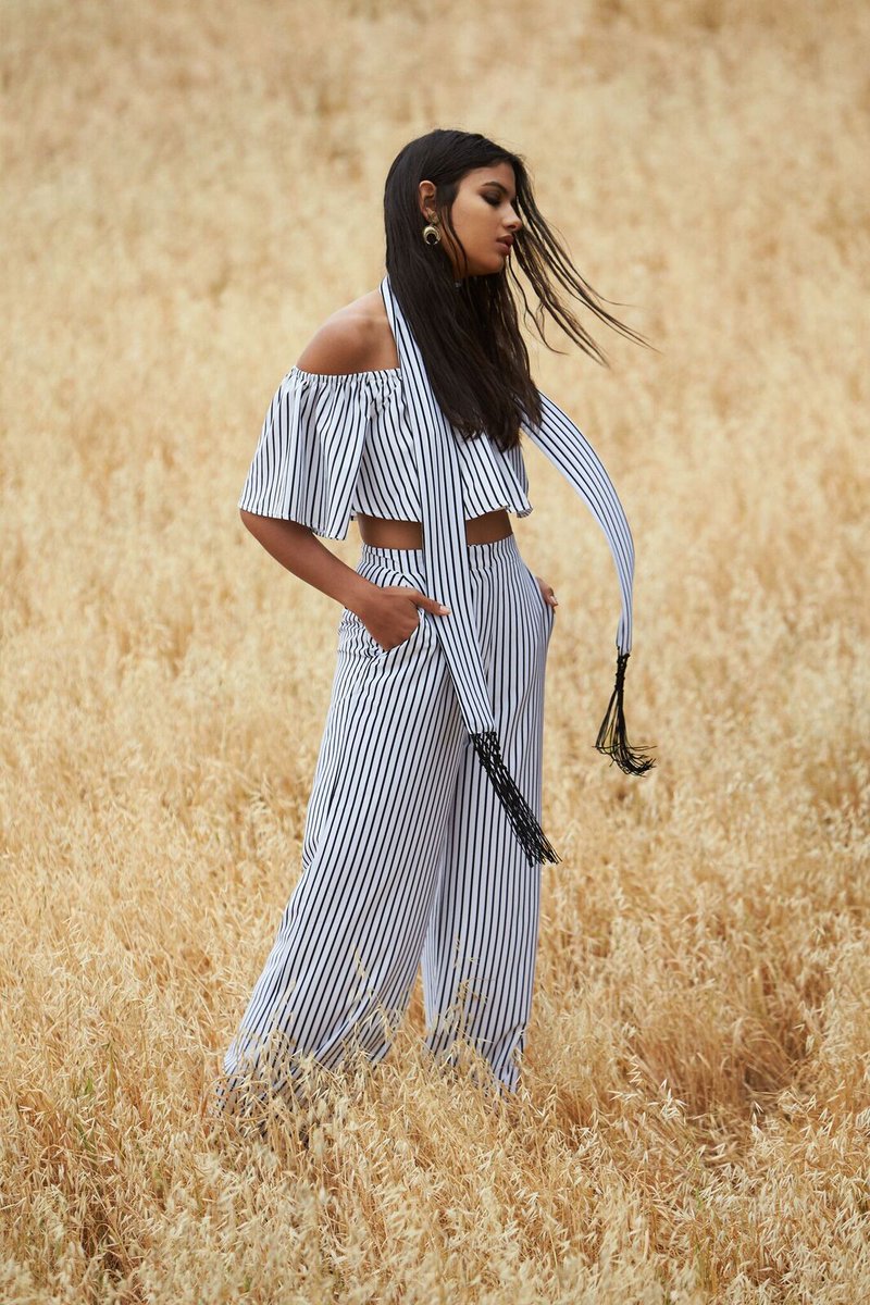 UniversPresse's tweet photo. NEWS : @REVOLVE X @hoh1960 ! #fashion #HOHXRevolve https://t.co/HOx7hXfa5u