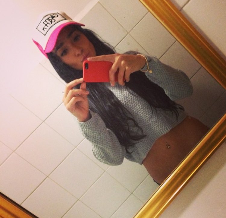 Acashorelove's tweet photo. A seguir votando @Mane_AcaShore #MTVMamiMane #MtvCrushMane 👑👑❤️❤️🐦 https://t.co/Gtv6Edzt4m