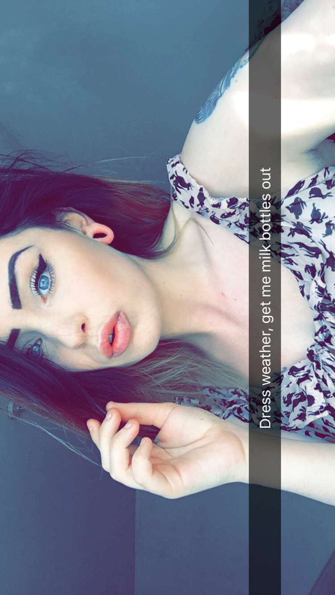 Queenfindom1's tweet photo. #paypigs get some verbal abuse off me, hearing my powerful voice 😈🐷 phone calls ‼️ now! UKPAYPIGS kik- adicktivefin https://t.co/V6xx0bKBos