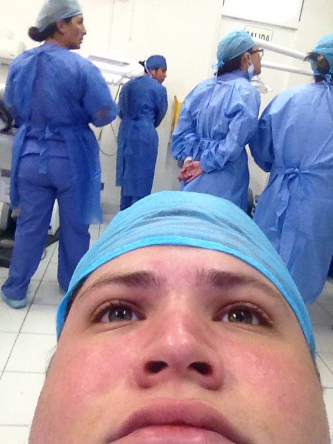 sergiomvelit's tweet image. Aquí casual después de la cirugía ✌🏻️😏 #implanto #drpacheco