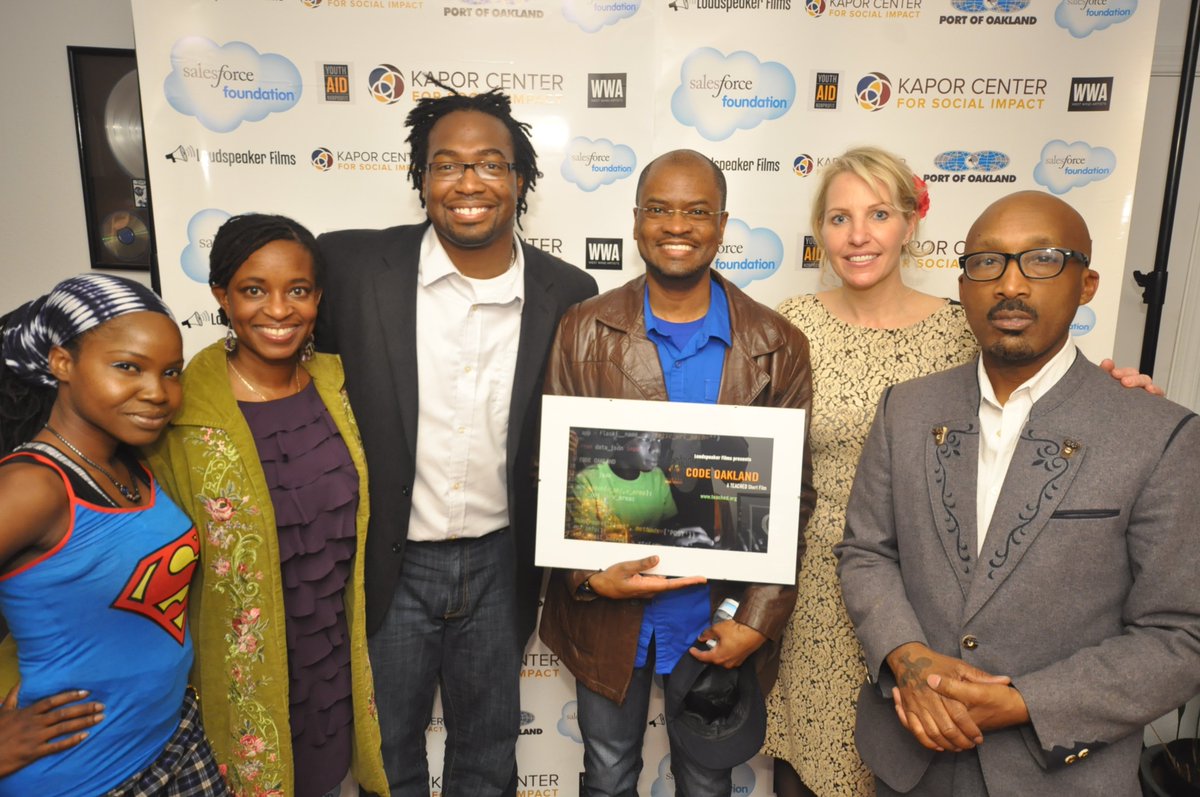 TEACHED's tweet photo. #TBT #CodeOakland premiere in #Oakland w/ @djoracle2012 @priforce @msnayo @cedbrownsaid @KellyAmis & @DWayneWiggins https://t.co/enCnaoCNNg