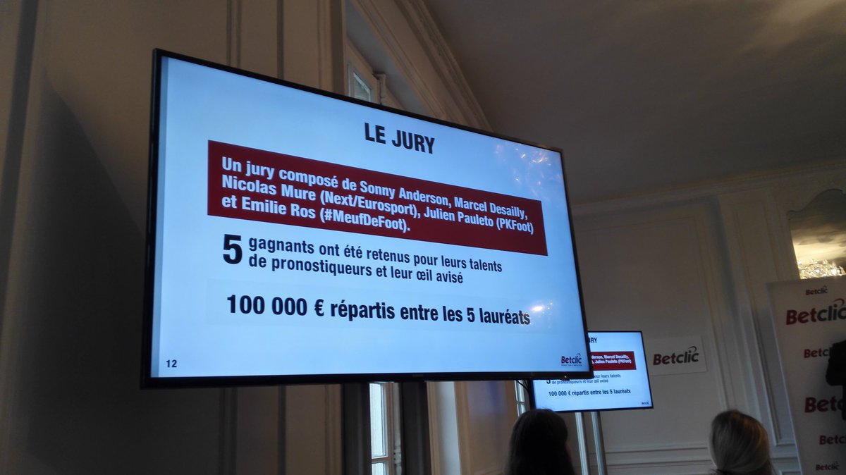 Emilie_Ros's tweet photo. Quand @Betclic remercie @pkfoot et #MeufDeFoot en conférence de presse 😍 HASHTAG RELATIONNEL DE OUF #Merci #Backin98 https://t.co/sB3w55pR2z