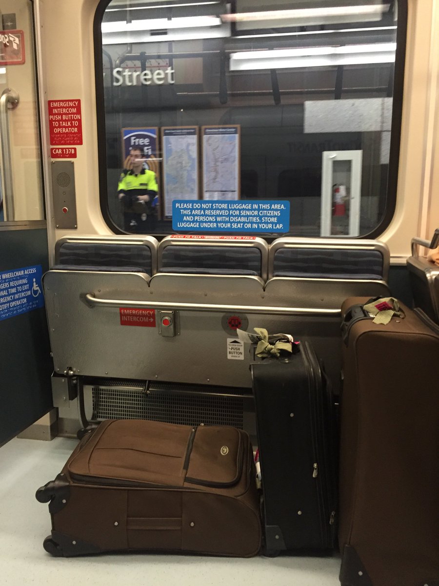 LightRailer's tweet photo. everyday on @SoundTransit #lightrail https://t.co/ZkqII5TwQz