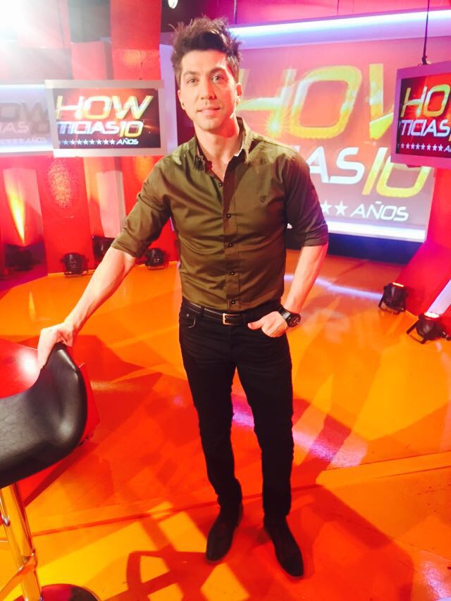 seijhos's tweet photo. @EMILIANORELLA  con su #lookseijhos en su programa de #Magazine @mshowtv https://t.co/AgPw1jkxzi