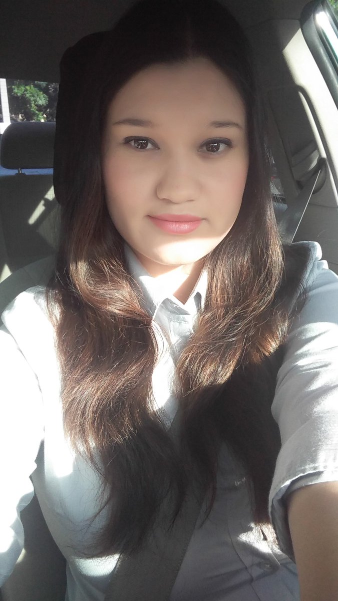 kathstyles21's tweet photo. Work selfie https://t.co/QkwmXgOhfs