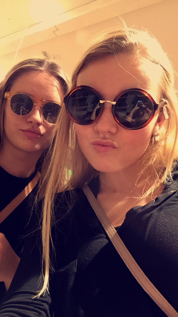 abbymaxson's tweet photo. Happy birthday hogy! Thanks for all the good times at soccer and track! Love you❤️ @Lhoogenakker https://t.co/v8BYipnav5