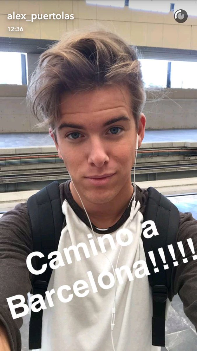 Rbeki2's tweet photo. Que se note ese bronceadoooo!! 😂😍☀ @alekspuertolas https://t.co/KerSeVTTYF