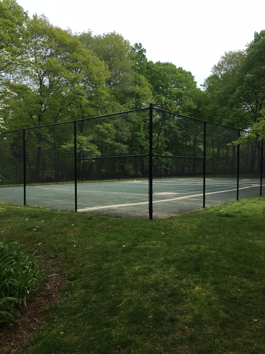 cfdllc's tweet image. #tennisanyone #Essex #CT 10' regulation enclosure ~ private residence.