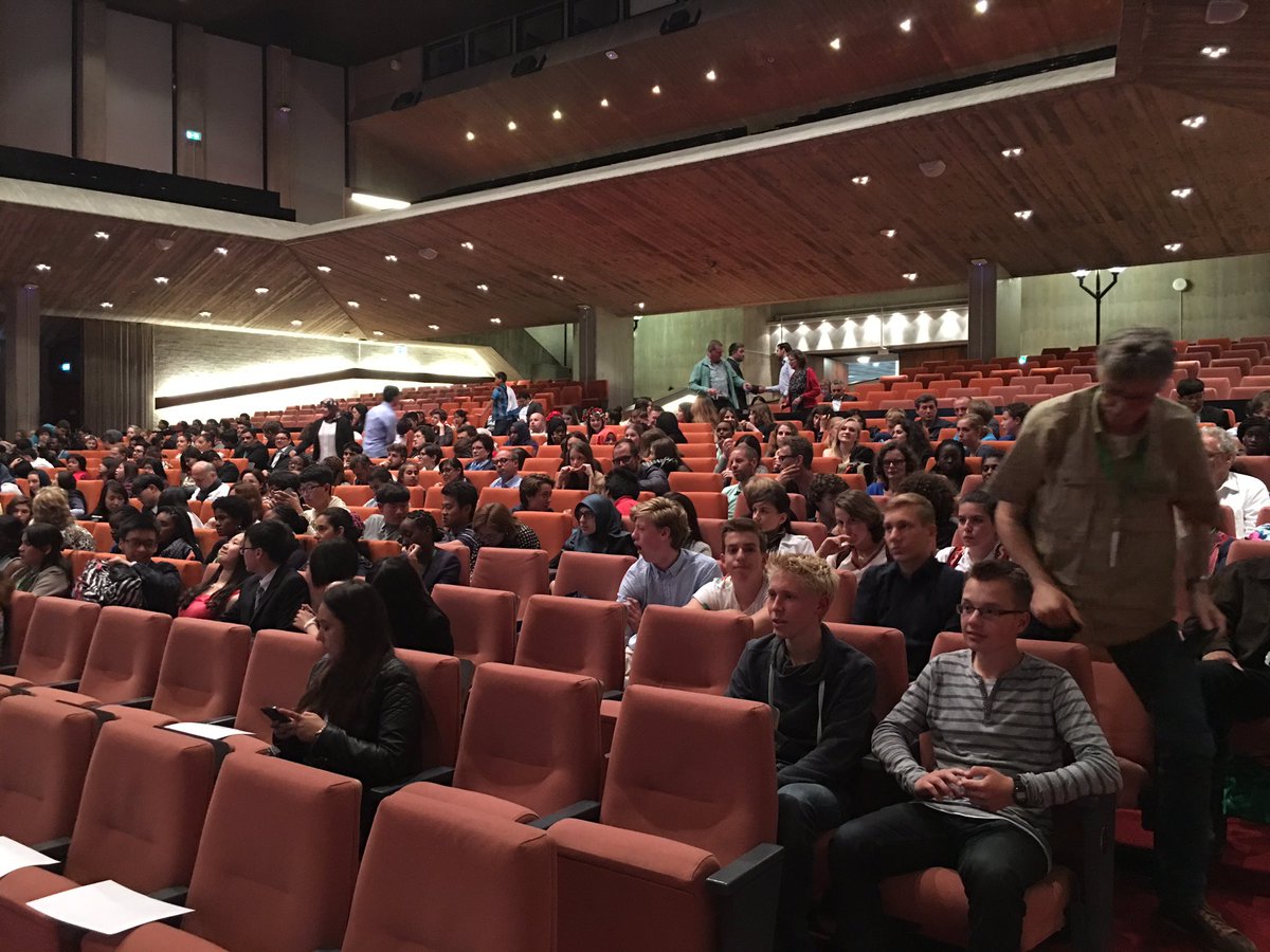 alaattin_erdal's tweet photo. Na intensieve competentie onderling (300 deelnemers uit 50 landen) worden nu #Awards uitgereikt! #INESPO2016 https://t.co/qMfv5JVsP3