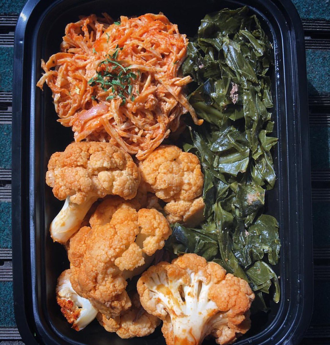 breakingbreadwv's tweet image. Get your orders in for next week by tonight at 11:59 pm!!!! Free snack this week!! Breakingbreadwv.com