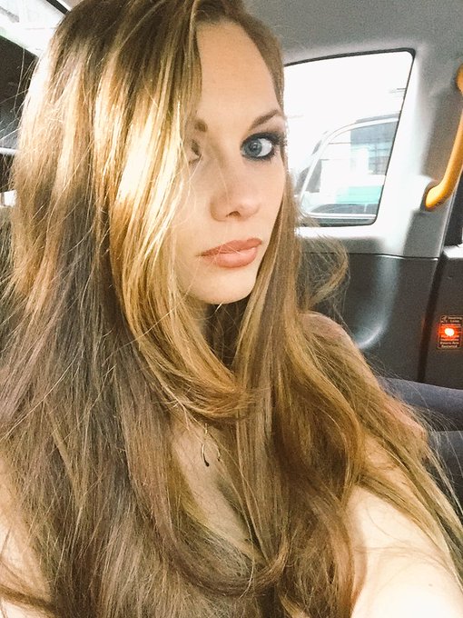 The blonde process has started!! https://t.co/yac5UAGoQP<a href="/tag/imaceleb"class="tags"><span>#imaceleb</span></a>