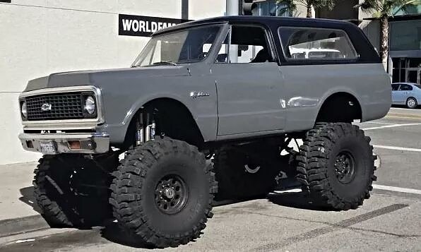 JVENDTOUTDOORS's tweet photo. On another note love this 71 #chevyk5 https://t.co/vhVT0OadlP