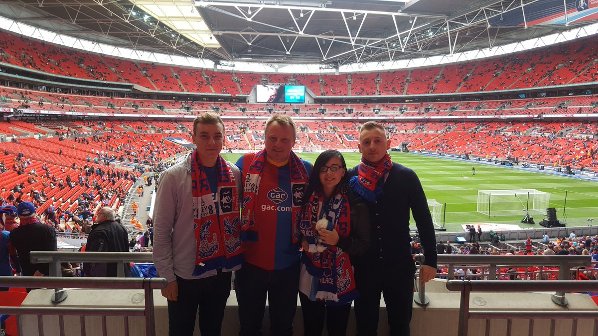 MrsSBak3r's tweet photo. Great game! Had a brill time! Shame about the result but was an experience I'll never forget 😆 #cpfc #FACupFinal https://t.co/C4zS81J4DS