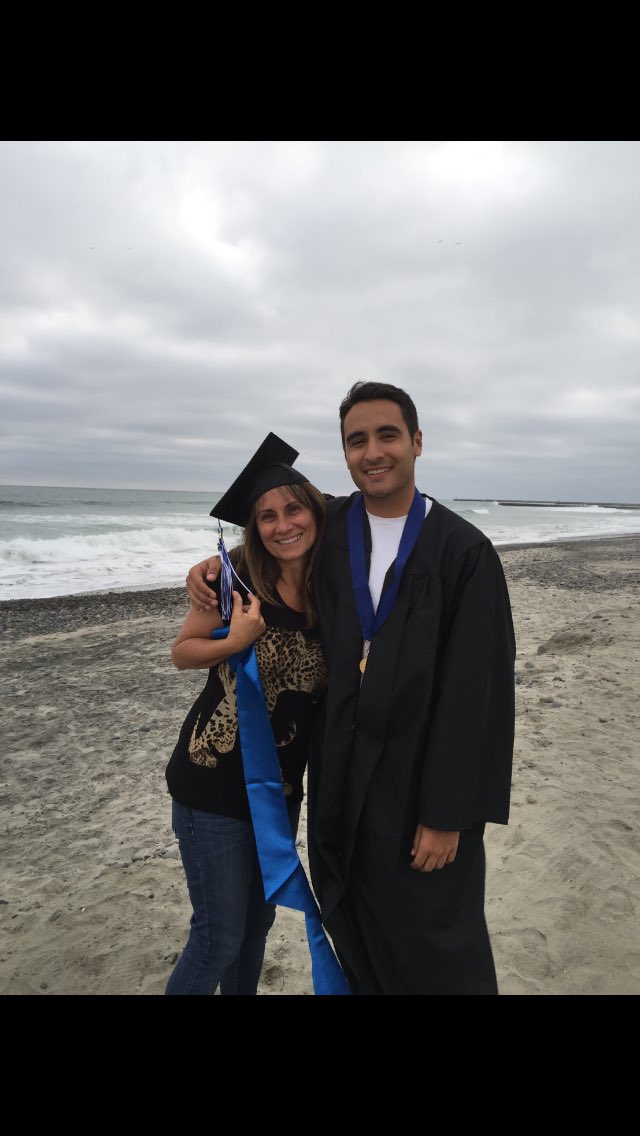 aidamay1954's tweet photo. #csusm2016 We did it! https://t.co/rXxxBQYkhI