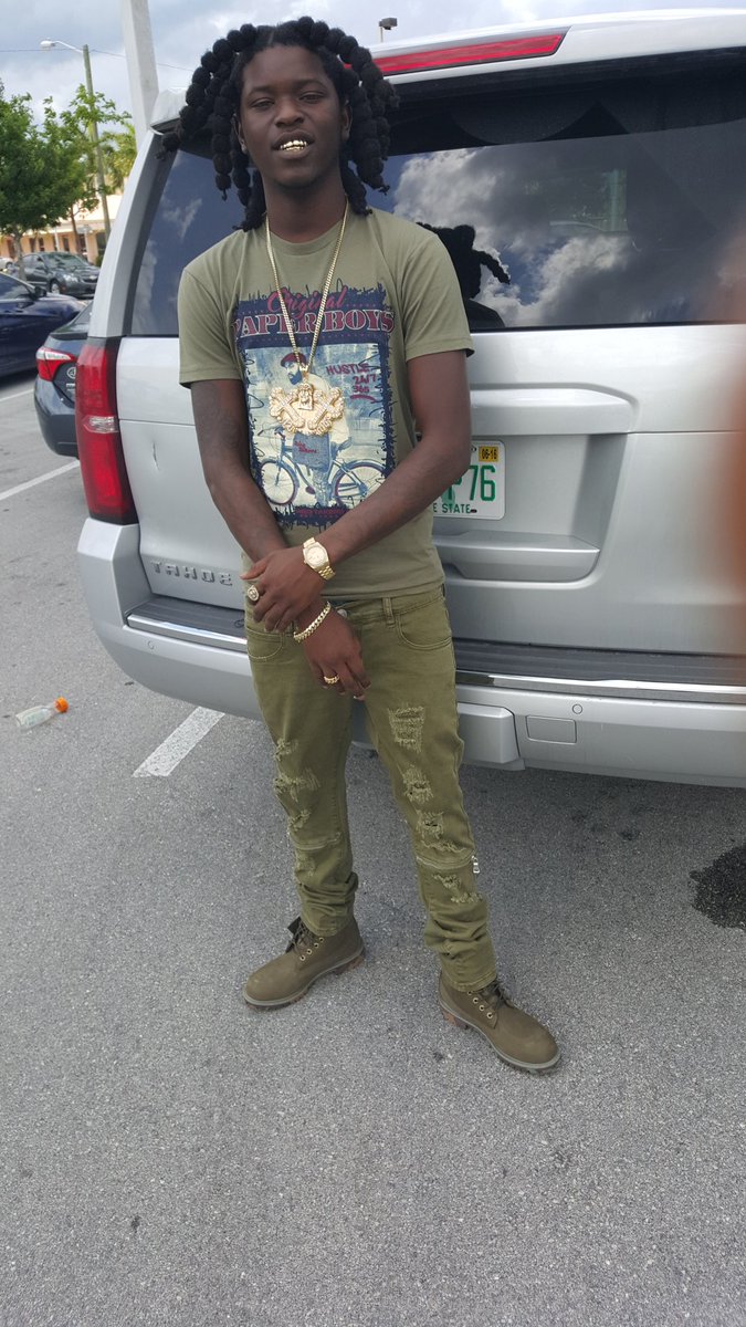 iFuckYourMom_'s tweet photo. People Only Fucks Wit You When You Look Good Or Doing Good 💯💯 https://t.co/ByufDLCcJf