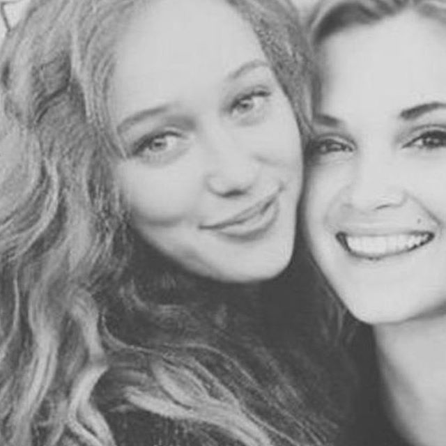 oblivaitememory's tweet photo. I see no difference ☺☺☺
#AlyciaDebnamCarey #ElizaTaylor #socute #pleasegettogether https://t.co/feZL7okF84
