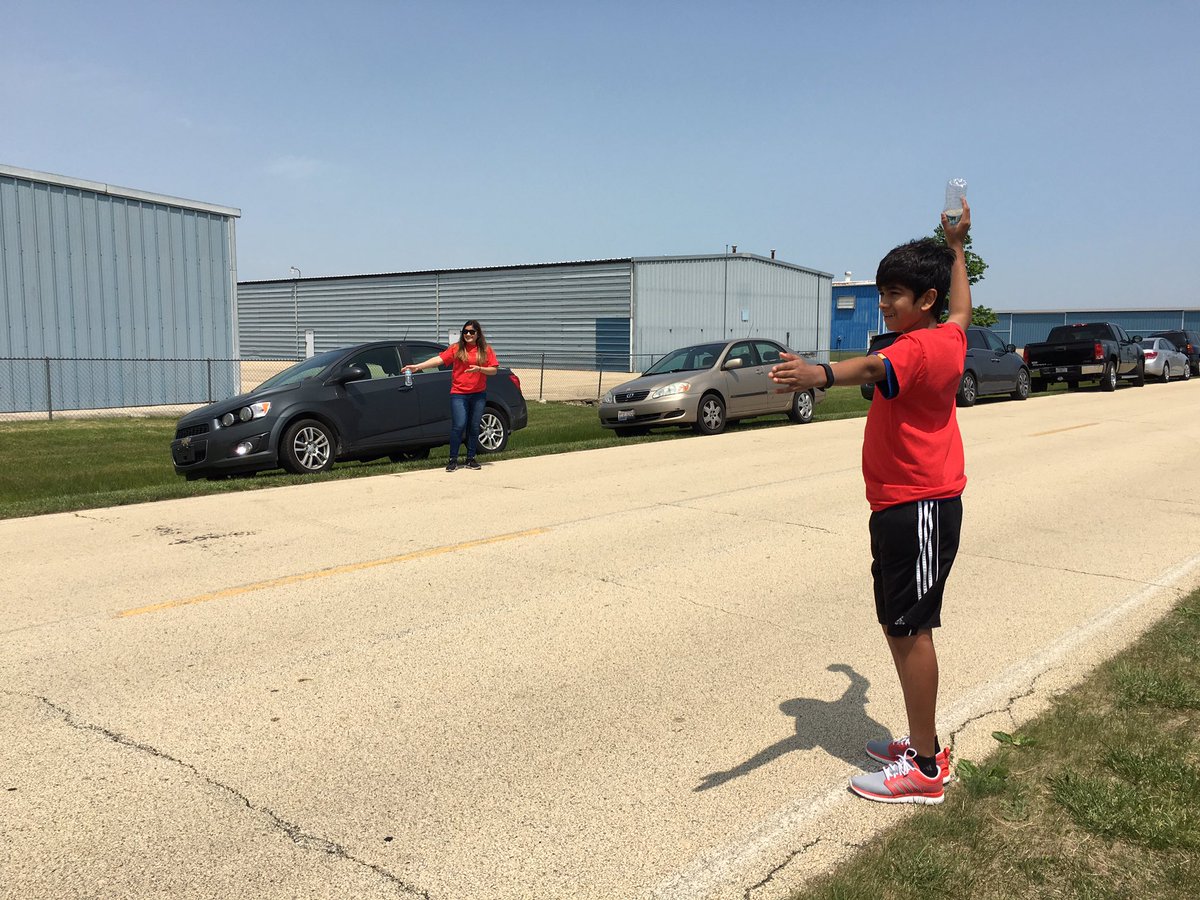 Ironclad5847's tweet image. @bbchs307 Ironclad is pleased to help out at Pause for Patriotism AND show our robot too! #RobotSummer