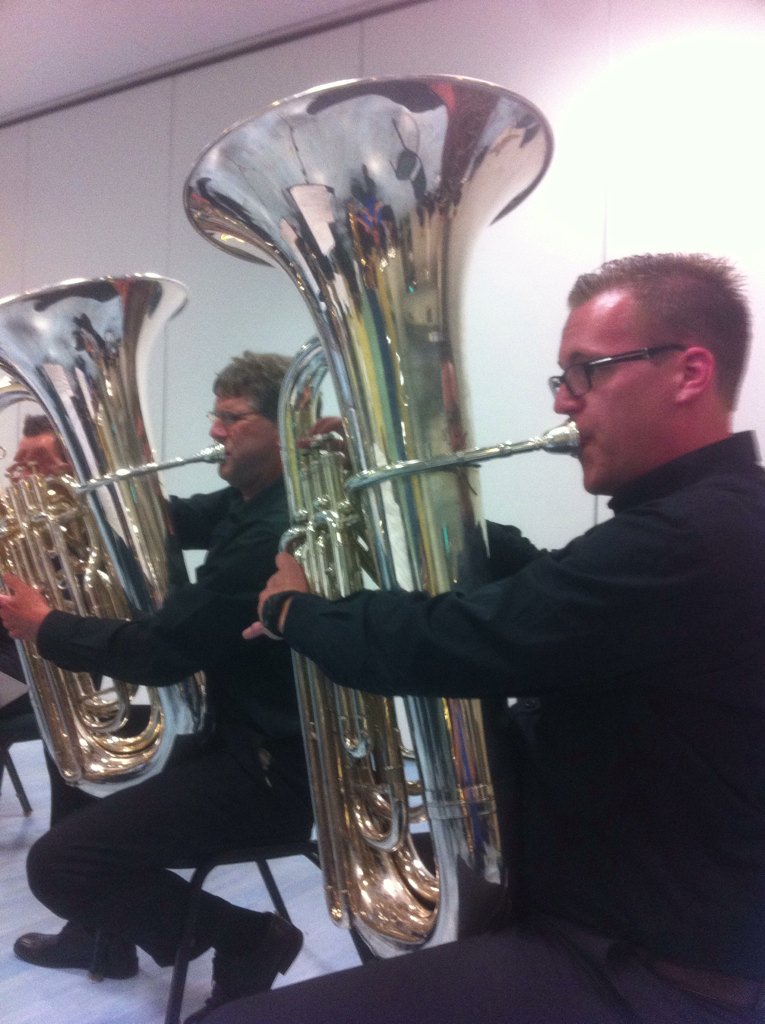 De baskes fan Sted Sleat sette útein mei Reade boekje no 13 Crimond. Crimineel moai!
<a href="/GoudenSpiker/">GoudenSpikerFestival</a> #2016GSF