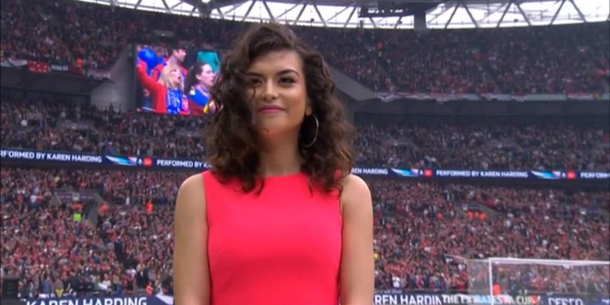 Karen Harding missed her cue at the FA Cup Final, but she styled it out like a pro 👏👏

buff.ly/25fbvrl