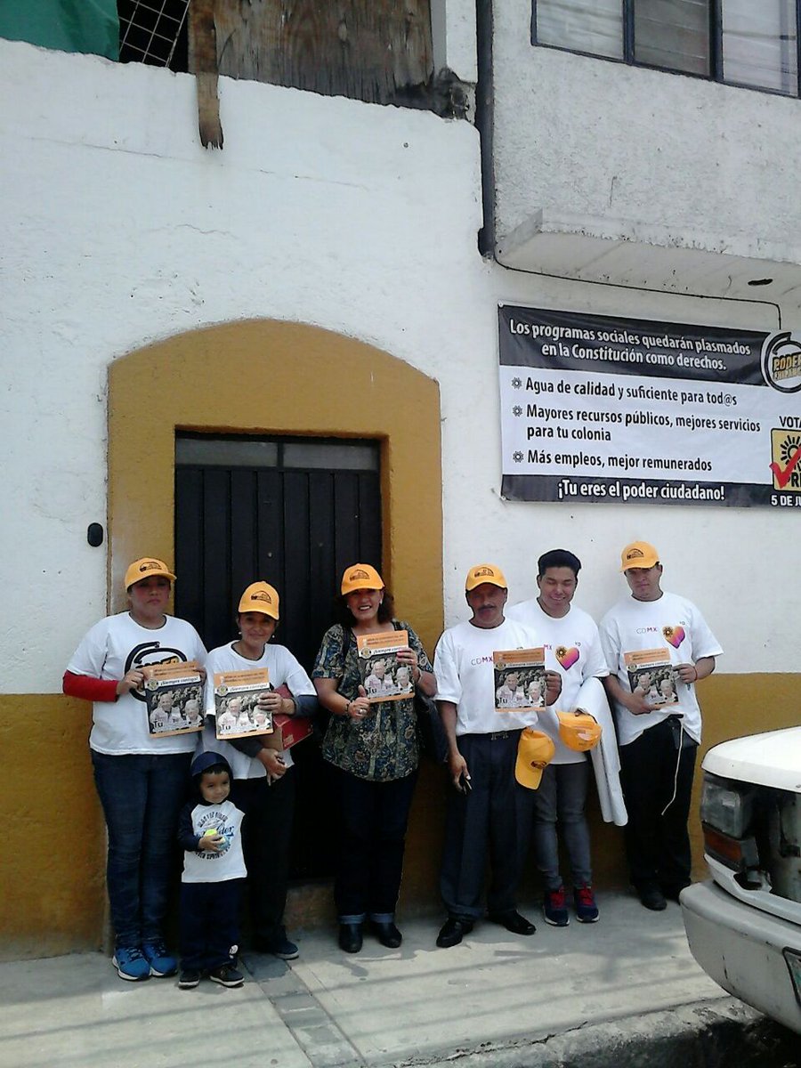 rafaelhdeze's tweet image. Brigada del #PoderChilango en el Barrio Santa Cruz, en Iztacalco. @PRD_CDMX @NvaIzq @raulflorescoy