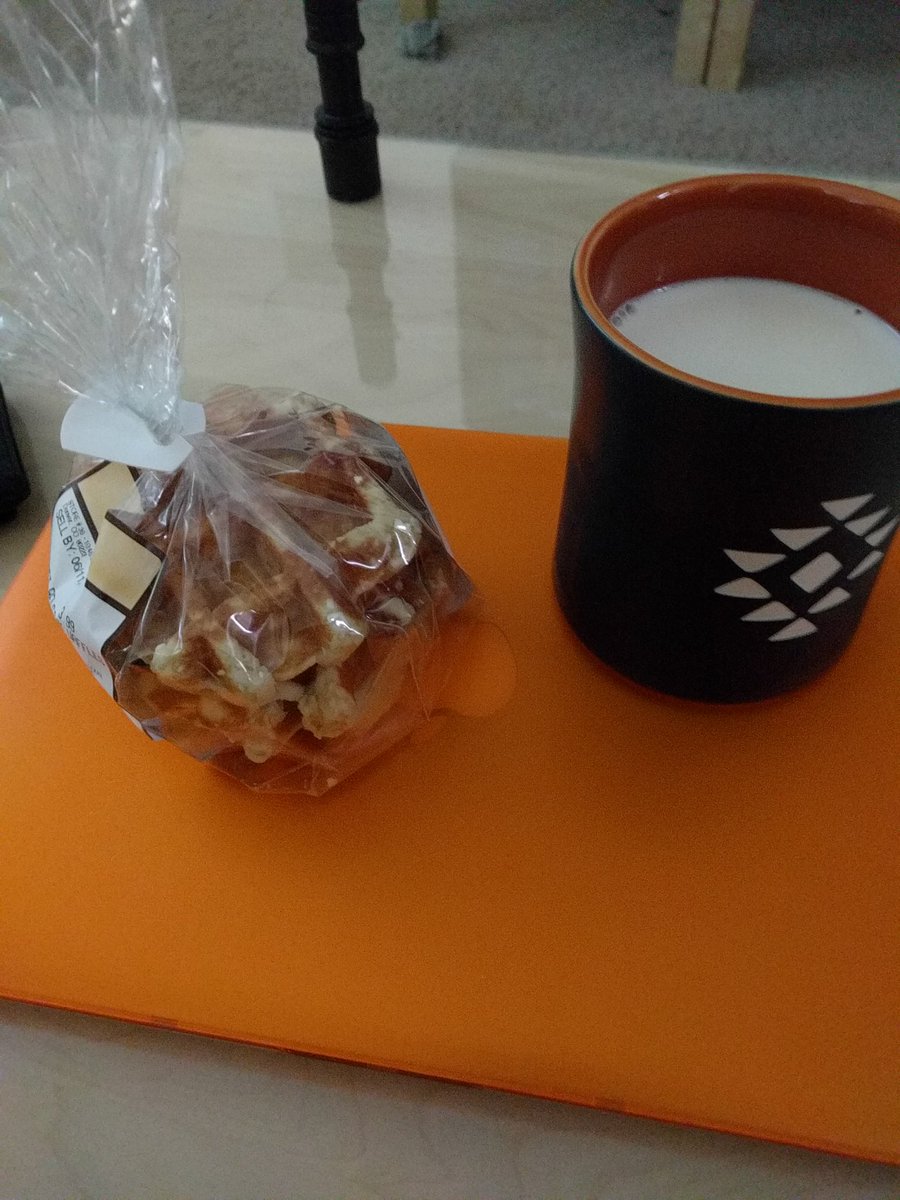 someone706's tweet photo. Lunch, oops https://t.co/682f2OEPPu