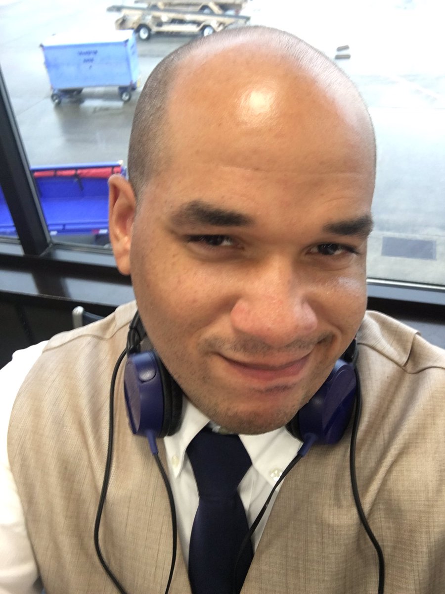 BuckeyeRidley's tweet photo. Almost time for βοΈ Up! I Love Flying & Airports like @PortColumbusCMH. Looking forward to #RECon16! #ICSCStyleππ β https://t.co/EKT9tCw0Gt