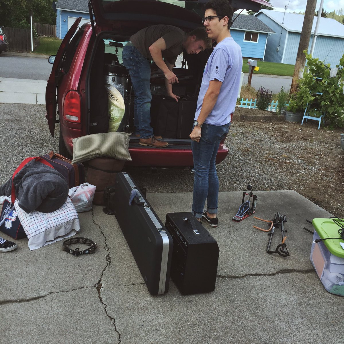 TheBackupsMusic's tweet photo. See you in a bit Rexburg 🙈 https://t.co/tKGUGD7vK4