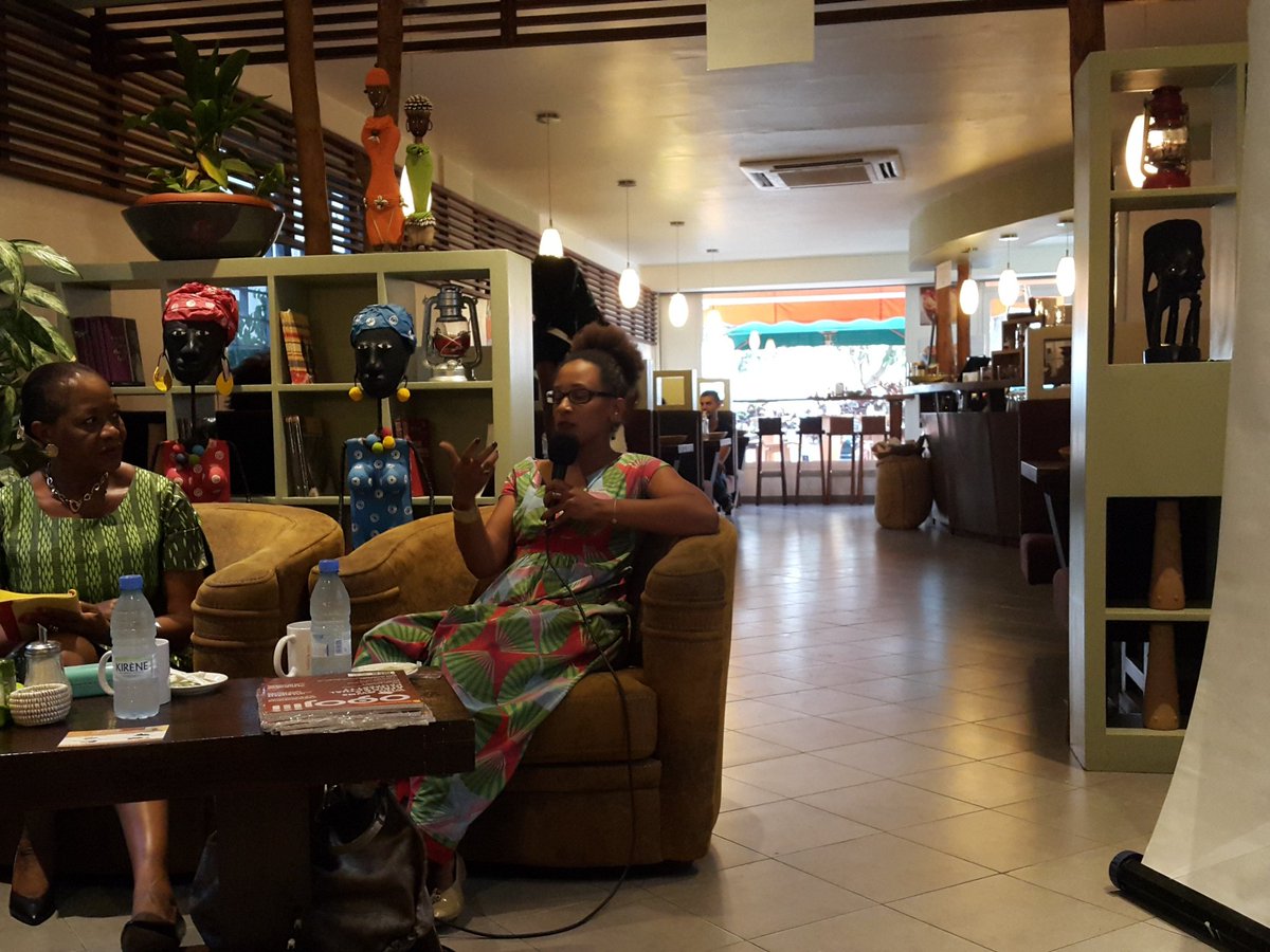 Manubouiti's tweet image. #JohannaBramble ns presente son parcours #DesignerTextile. declic a été  sa passion #jokkolayu #kebetu