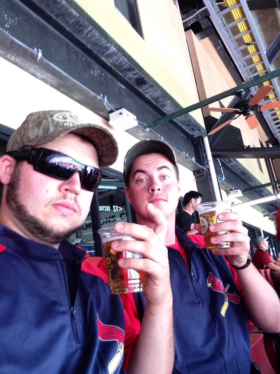 HaydenWilliam12's tweet photo. Box seats ,free beer , free food # redneck heaven @rabbitslayer31 https://t.co/TOtBMjgCia