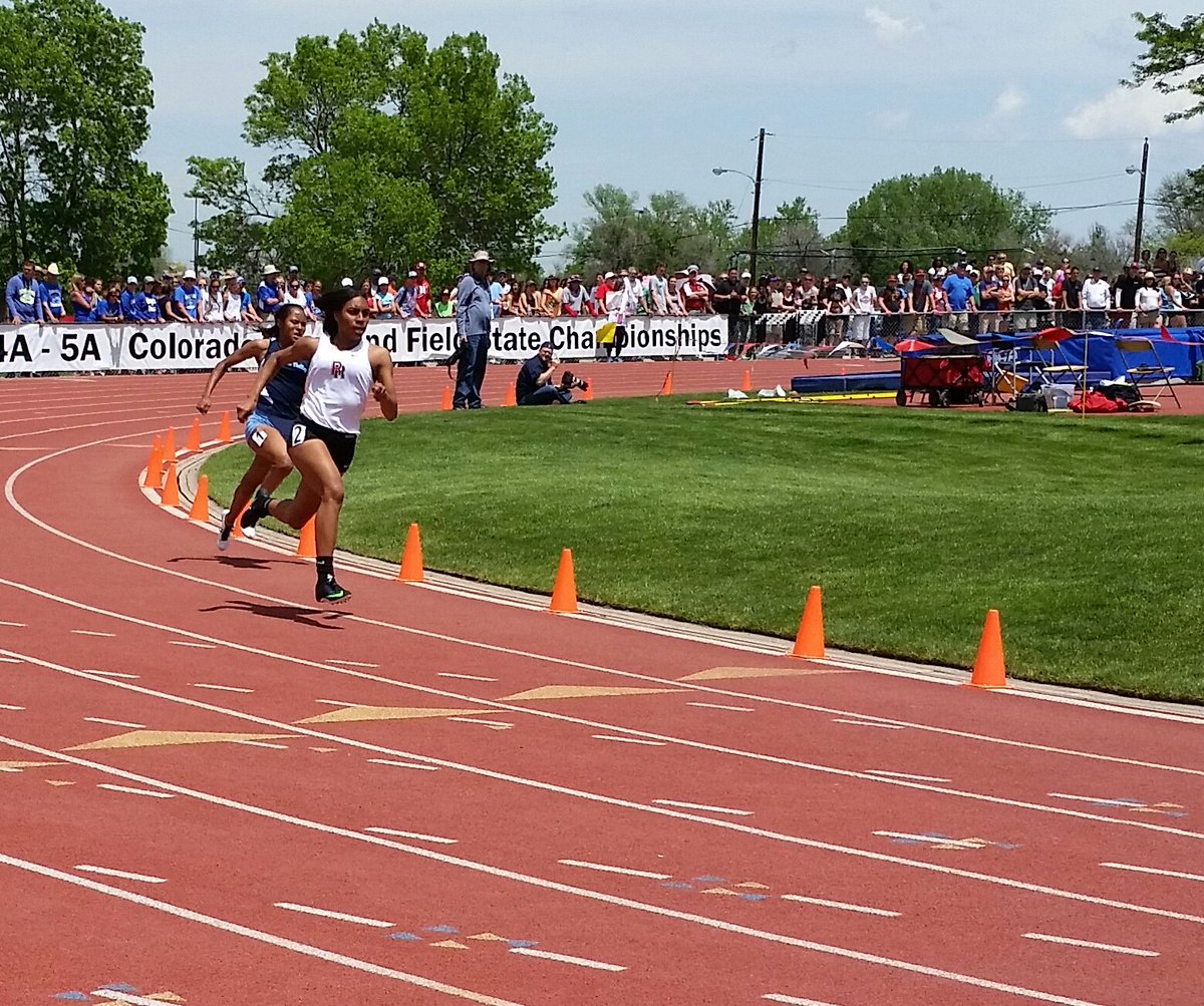 RHSRaidersSpeed's tweet photo. Great job @RenaeDawnielle who finished 5th in the Girls 200 Dash in the State meet. #BroughtTheFast https://t.co/oA4ySGpIVf