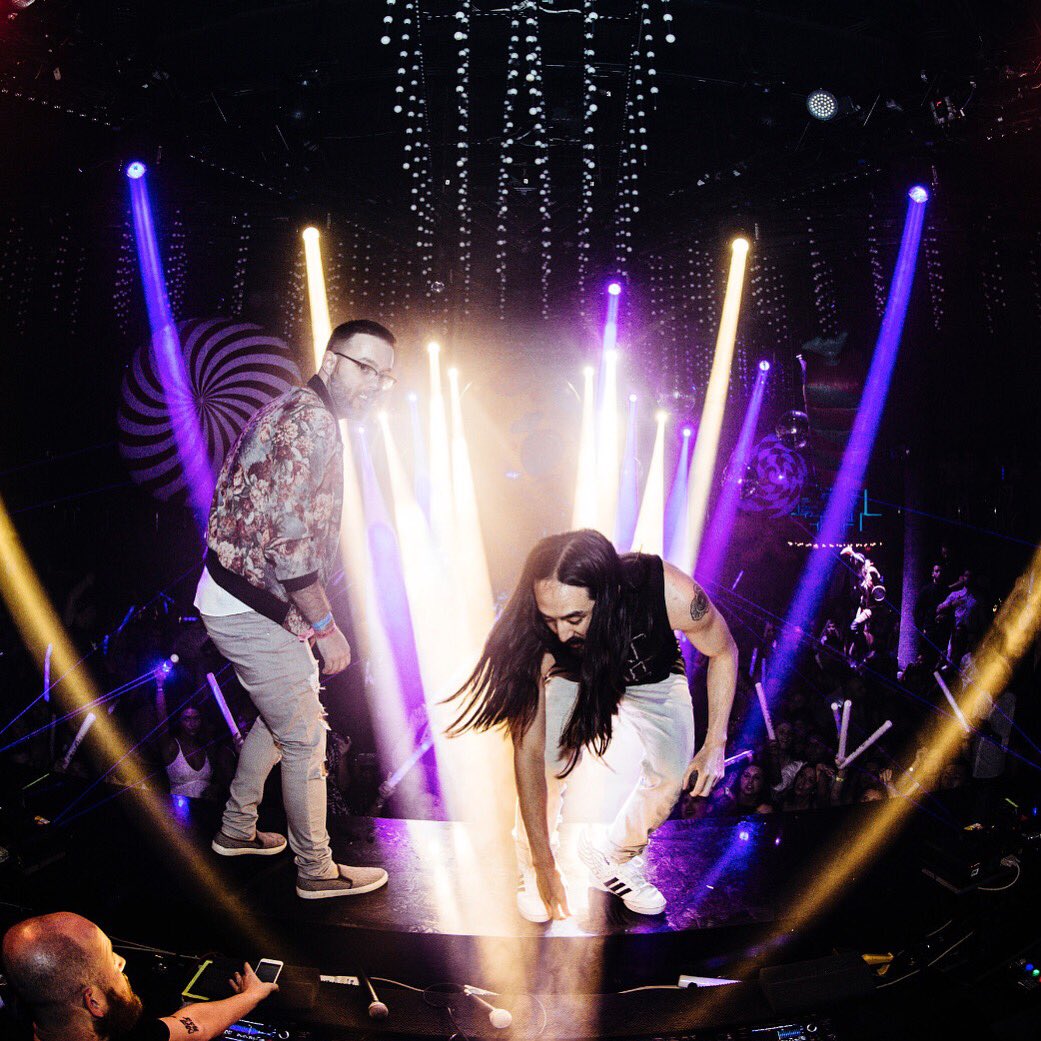 #BACK2U out now! https://t.co/m0jipTelpX