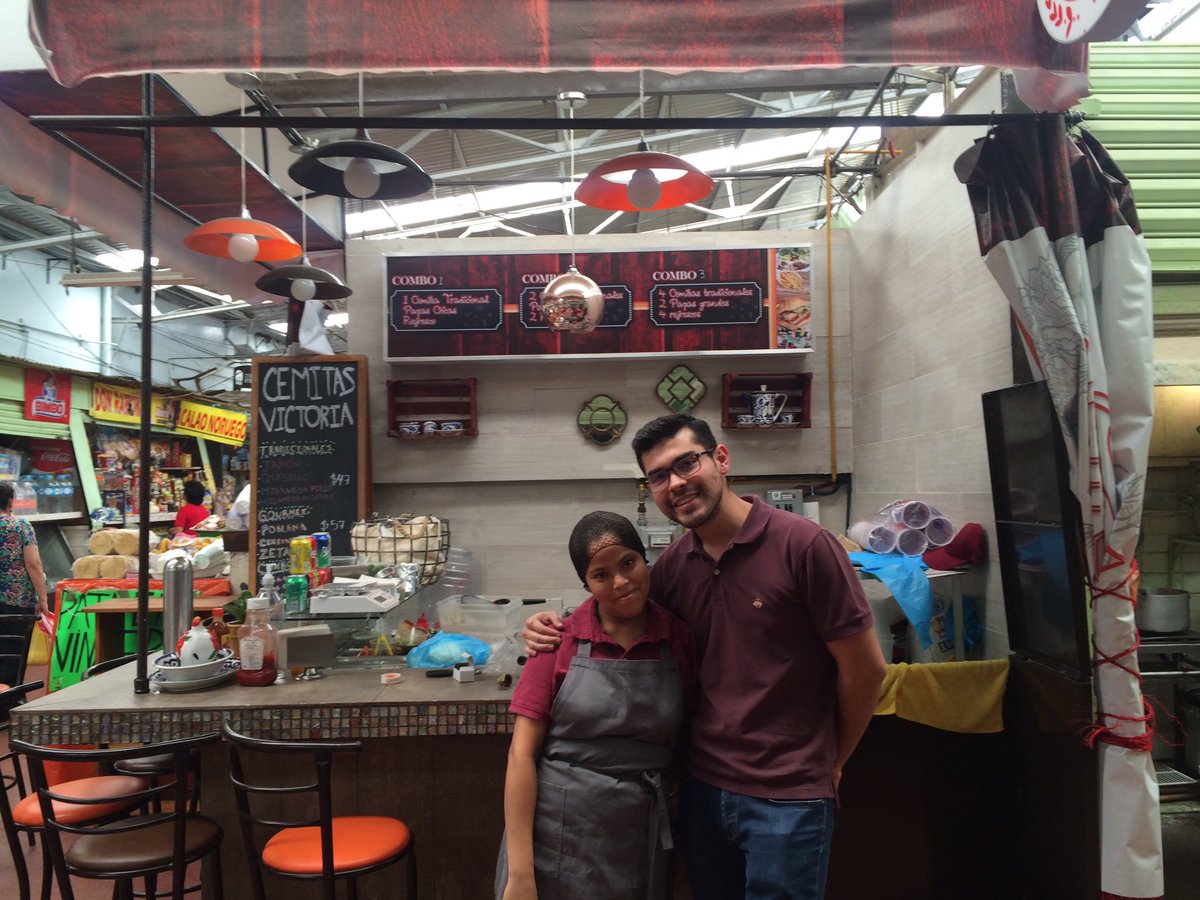 Chertorivski's tweet photo. Las mejores cemitas tradicionales  del mercado Lázaro Cárdenas en Cemitas Victoria, no se queden con las ganas https://t.co/Qym5uCnGvU
