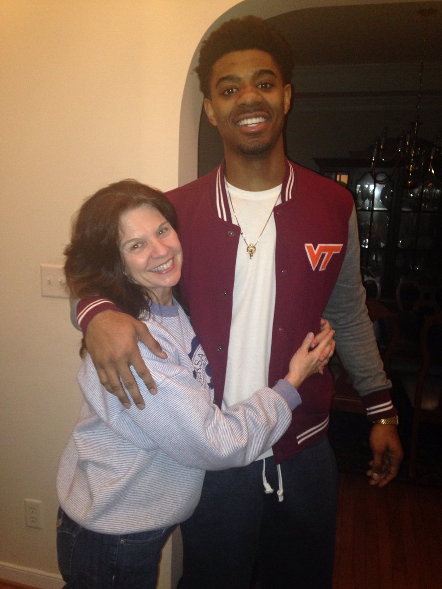 MavisChrist's tweet photo. Happy birthday to one of the few momma Davis has accepted as family, love you homie! #twoshakes @JalenHudson5 https://t.co/u2kLxLx2ty