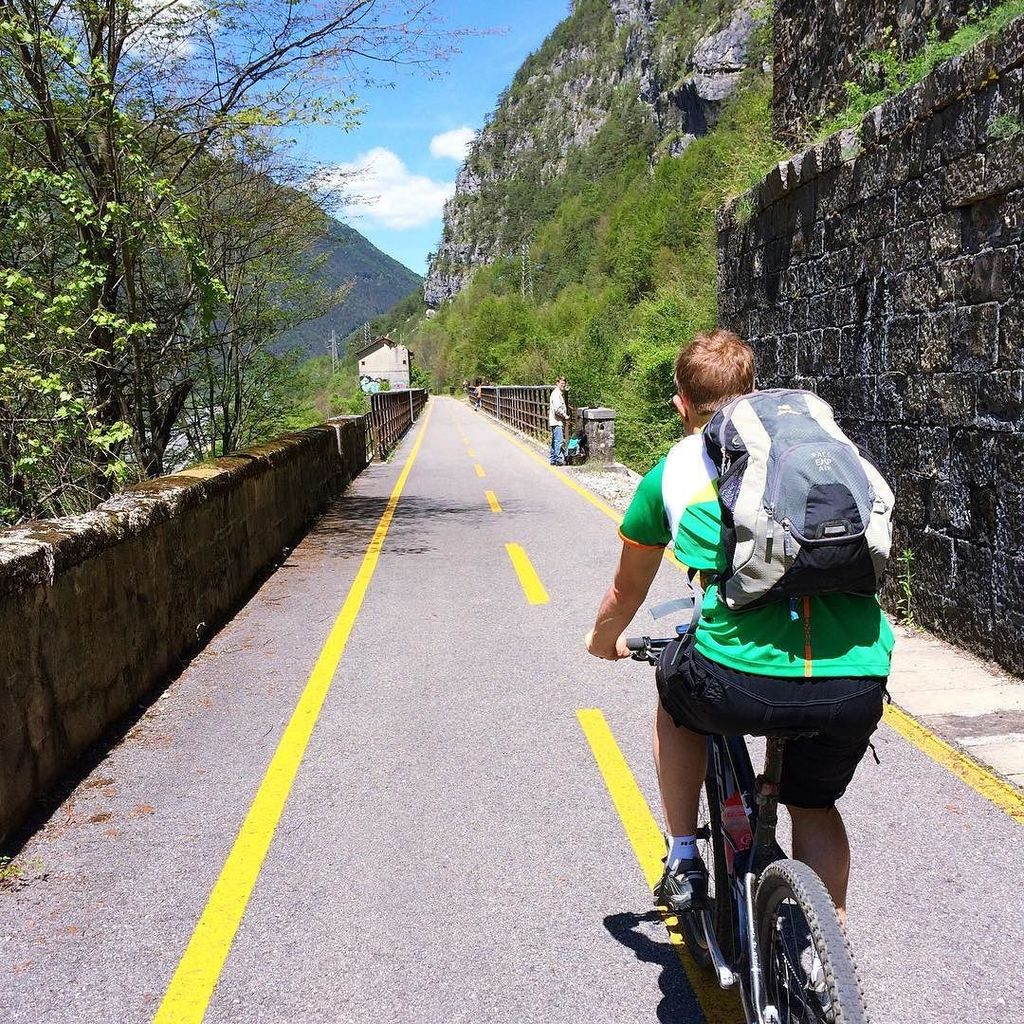 NarcisadelToro's tweet photo. π΄π»βοΈπͺπ»#cicloviaalpeadria #alpeadriatrail #feelFVG #MTB https://t.co/1LYhk2imtf