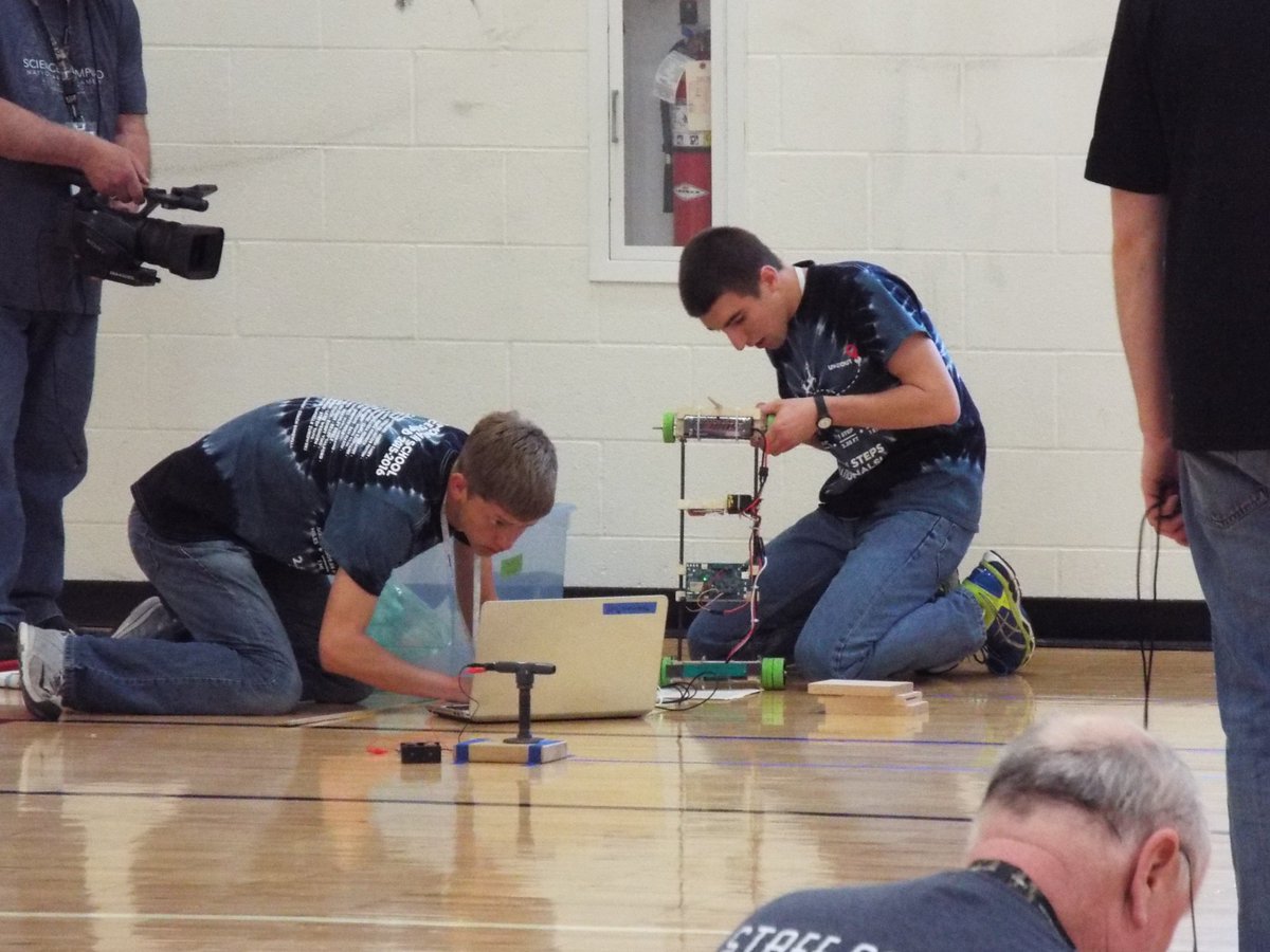 gregerson_kyle's tweet photo. Many great events today at Science Olympiad Nationals. It was fun to cheer on Menomonie High School teams #SO2016UWS https://t.co/nddfoiIUGK