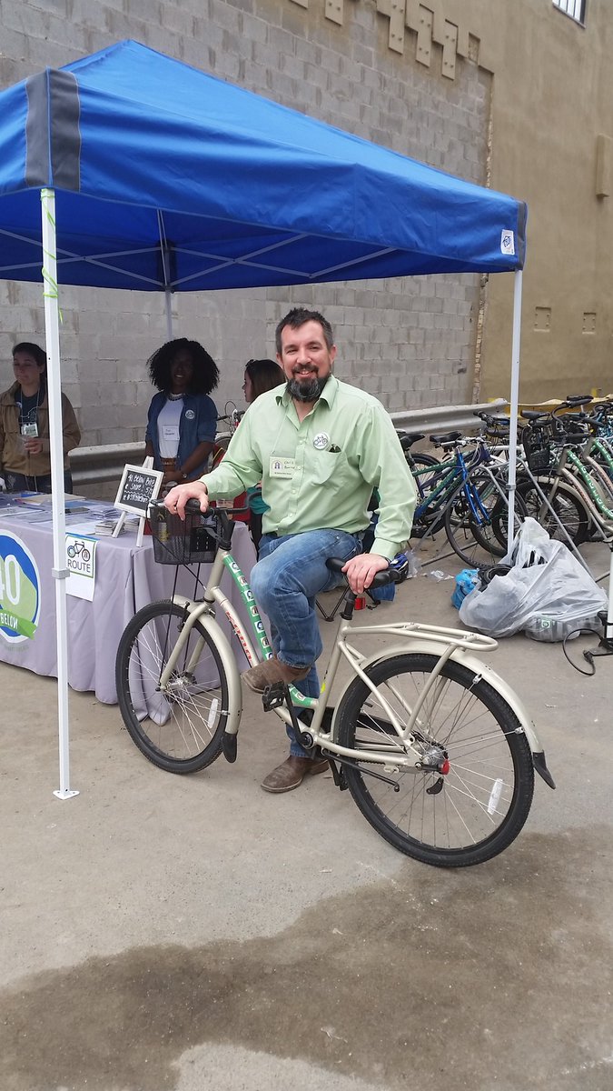 Maddy_Q's tweet photo. While you're at the #DowntownLivingTour, use the #SYRBikeShare at 110 Walton &amp; ride over to see us @fayetteplace! https://t.co/FLwoZjMZQn