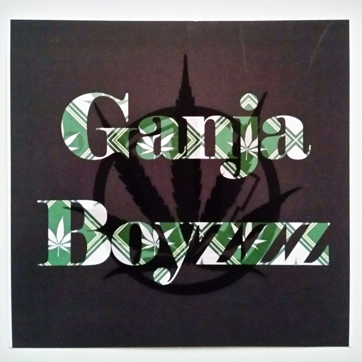 GanjaRap_de's tweet photo. Die Boyzzz sind mal wieder im Studio und 1 Track liegt noch beim mastering seit auf der Hut https://t.co/HuPXYSECSA https://t.co/dlyxNd1OlJ