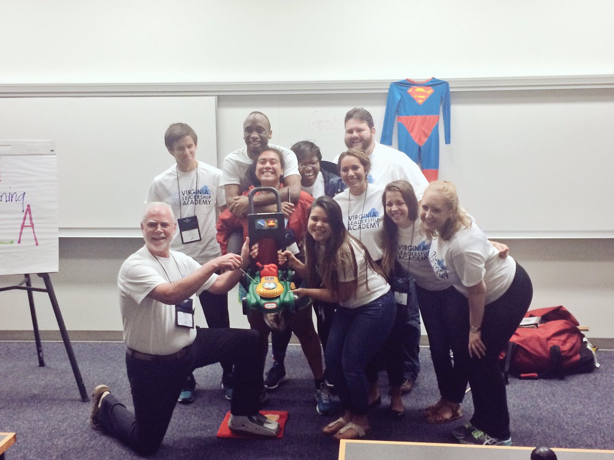 vlaconference's tweet photo. Congratulations to the students and staff from @UMaryWash who were awarded the first ever VLA Cutting Edge Award! 👏🏾 https://t.co/RKp8y5n1S1