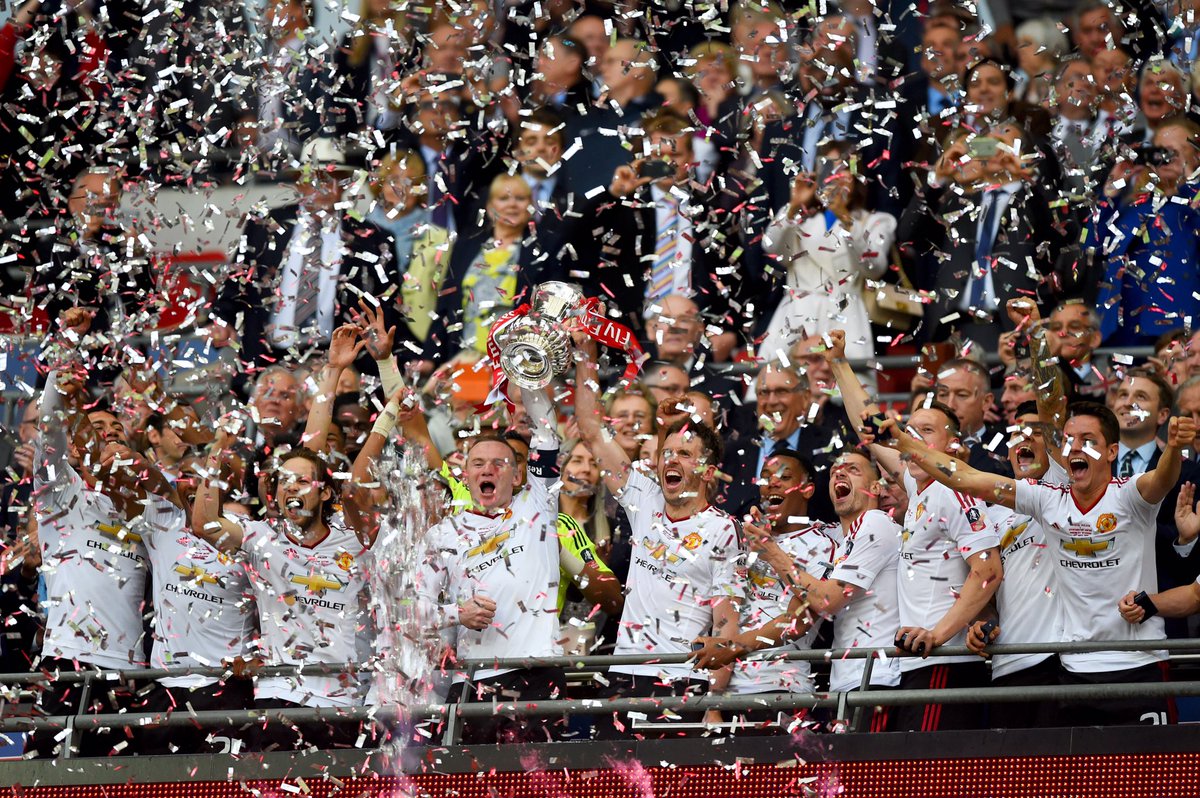 EmiratesFACup's tweet photo. Winners! 🏆👀👏😎 https://t.co/FqXLMR2mBT