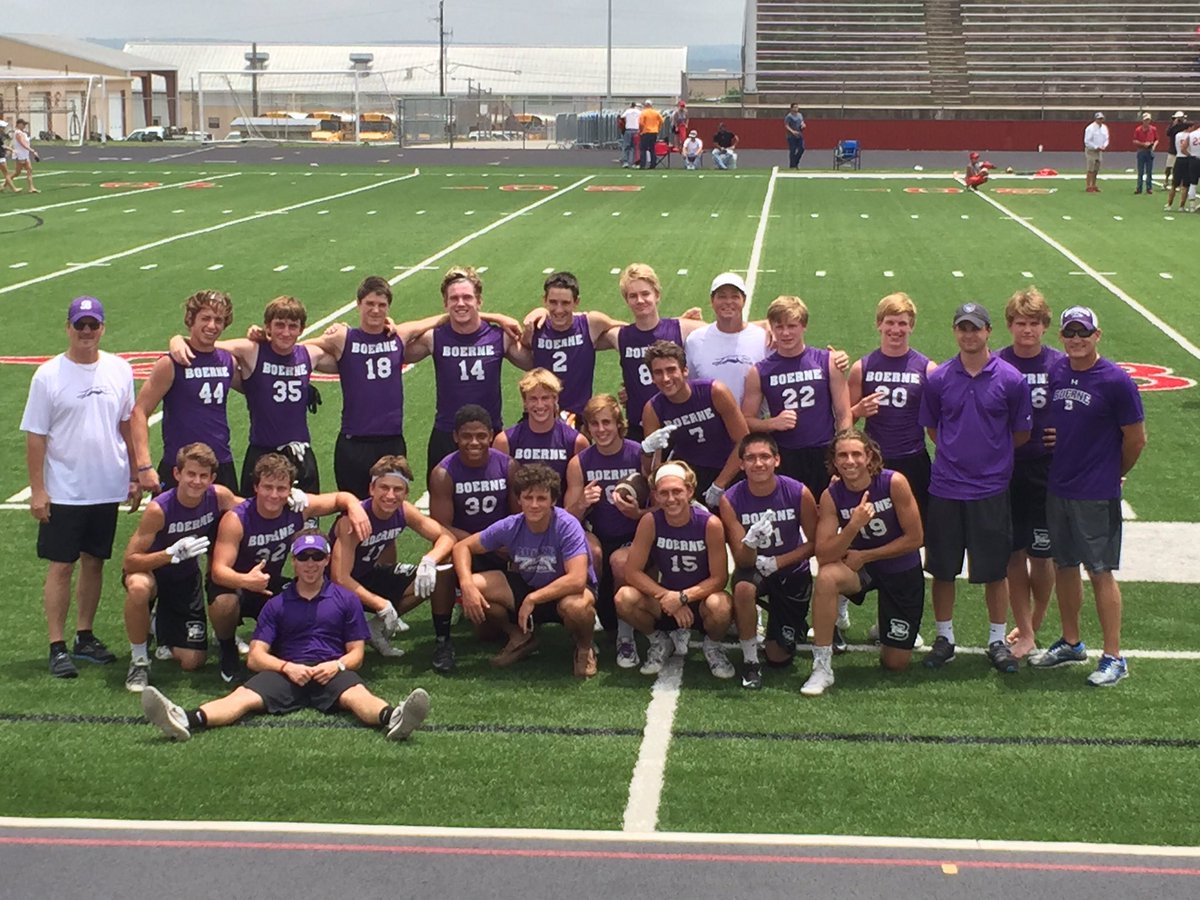 Congratulations to the 2016 Boerne Greyhounds who qualified for State 7 on 7 Championships!  5 yrs in a row #TPD16