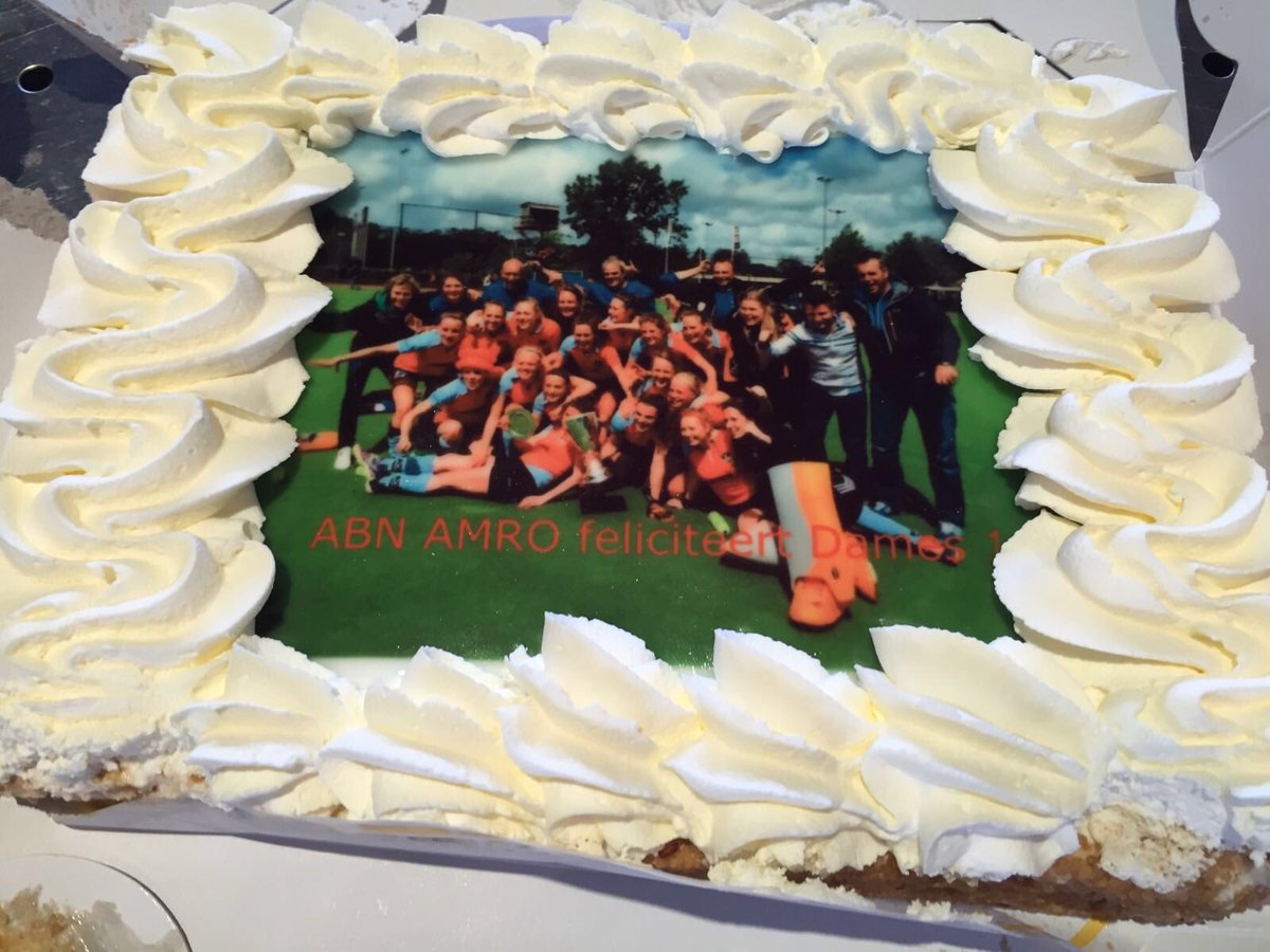 En vandaag kreeg <a href="/groningendames1/">Groningen Dames 1</a> een heerlijke taart van <a href="/ABNAMRO/">ABN AMRO</a>Sport @ABNAMRO #bedankt #enwatwasielekker