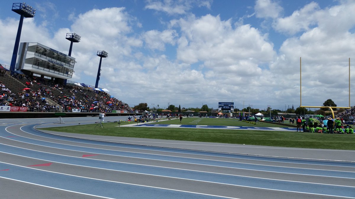 donalpearce's tweet photo. The CIF-SS Divisional Finals are underway! #DyeStatCAL #RunnerSpace #CIFSSFinals https://t.co/EWa0KyZHVW