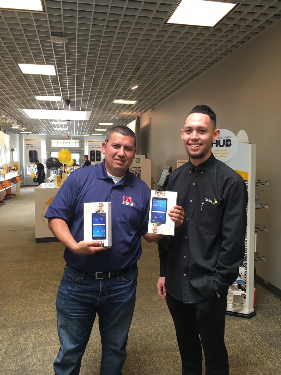 salinarae4281's tweet photo. Nicholas assisting our business customer in joining the tablet party! #teamMonrovia #Jags @Cynthia_Jovel https://t.co/VSwSzqyQfQ