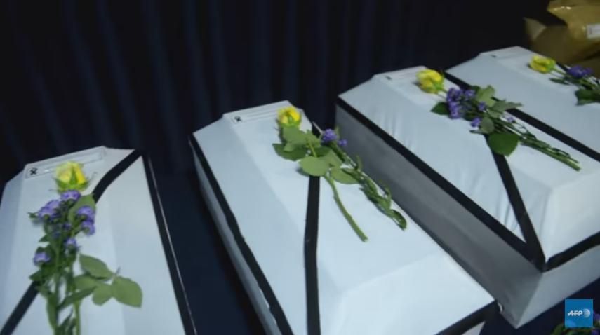 Guatevision_tv's tweet photo. Osamentas de la masacre El Mozote son entregadas en El Salvador https://t.co/5iWdUI18Cu https://t.co/hmRbwLAqJX