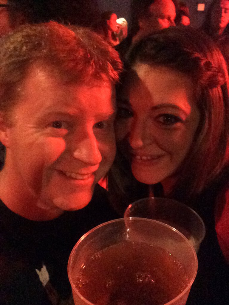 SarahSarahmessy's tweet image. Waiting for @daughtry #bigpints #daughtry #02academy