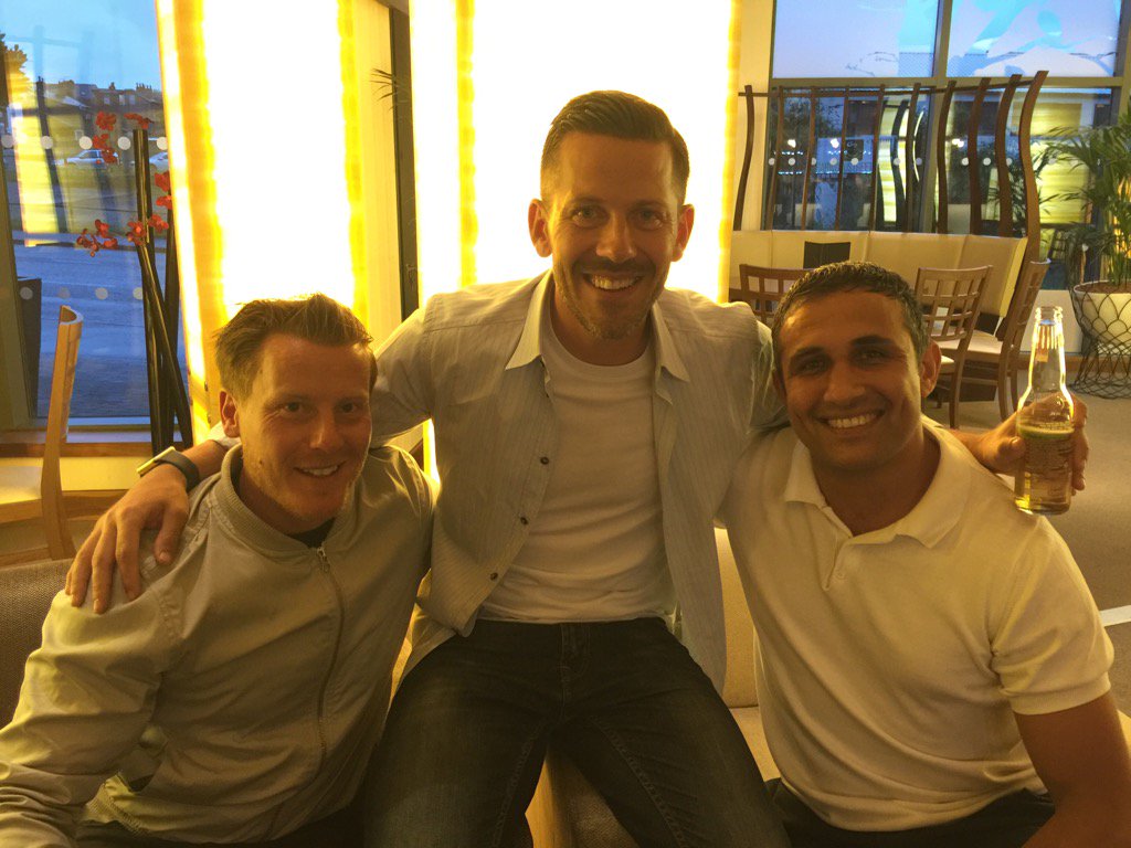 Reminiscing about old times with Rob Kozluk @JackLester14 Big tomorrow for the Blades #sufc