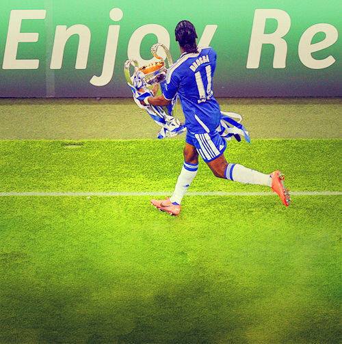 "Yo comía cuando había comida. Cuando sali de mi pais me di cuenta que la gente comía 3 veces al día" - Drogba