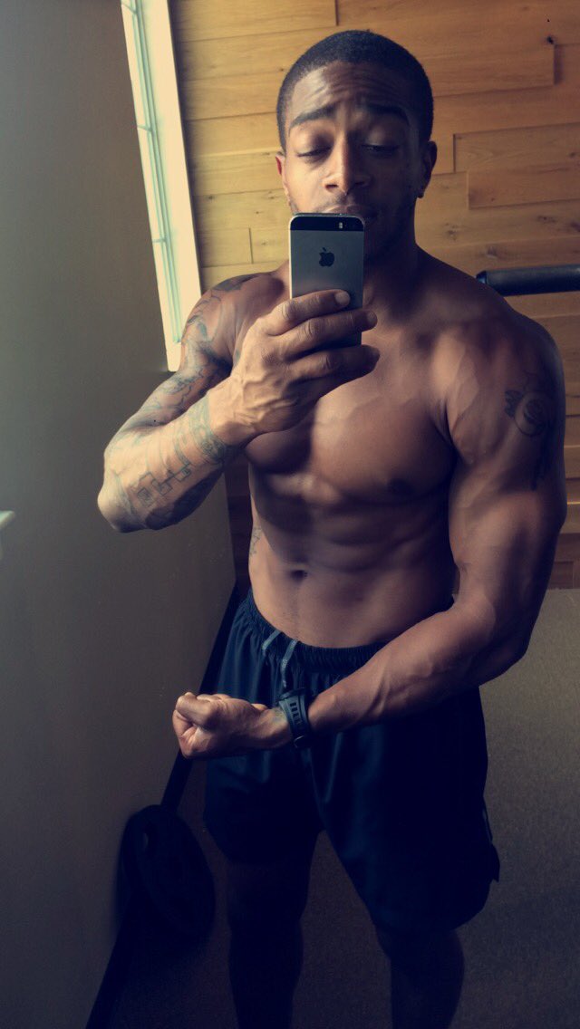 Rob (@robbie_mosby) on Twitter photo 