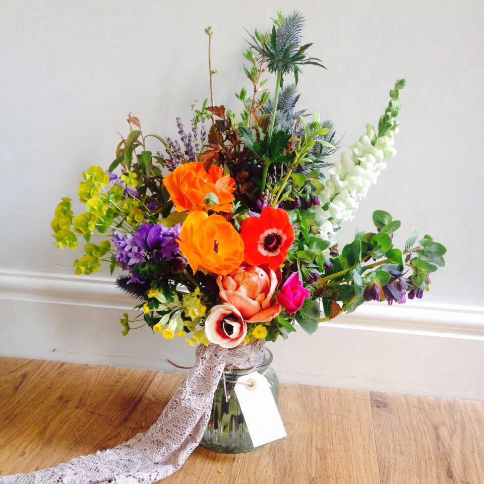 TreeandMeFloral's tweet photo. Wild bouquet for the Shakespeare Event last month. Loved making this one. #treeandme #wildbouquet https://t.co/SLTgT8KPmR