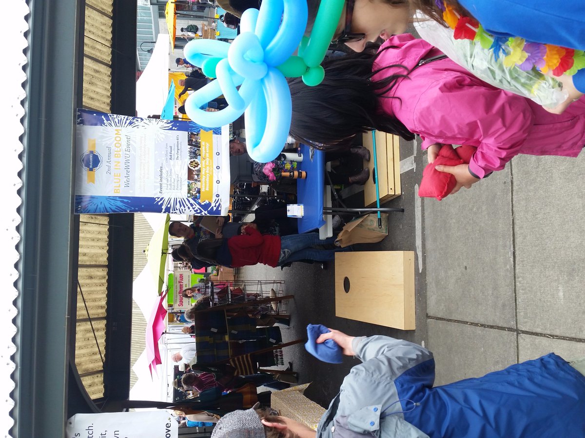 AndySim789's tweet image. Come by our stand in the Farmers Market and play Cornhole for some raffle tickets!!